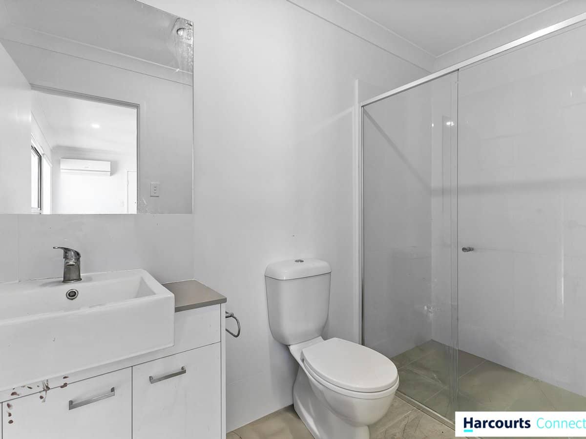 77 Avondale Crescent, PARKINSON - Thumbnail 9