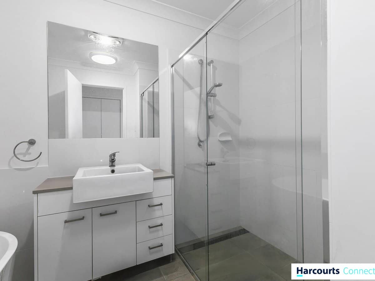 77 Avondale Crescent, PARKINSON - Thumbnail 12