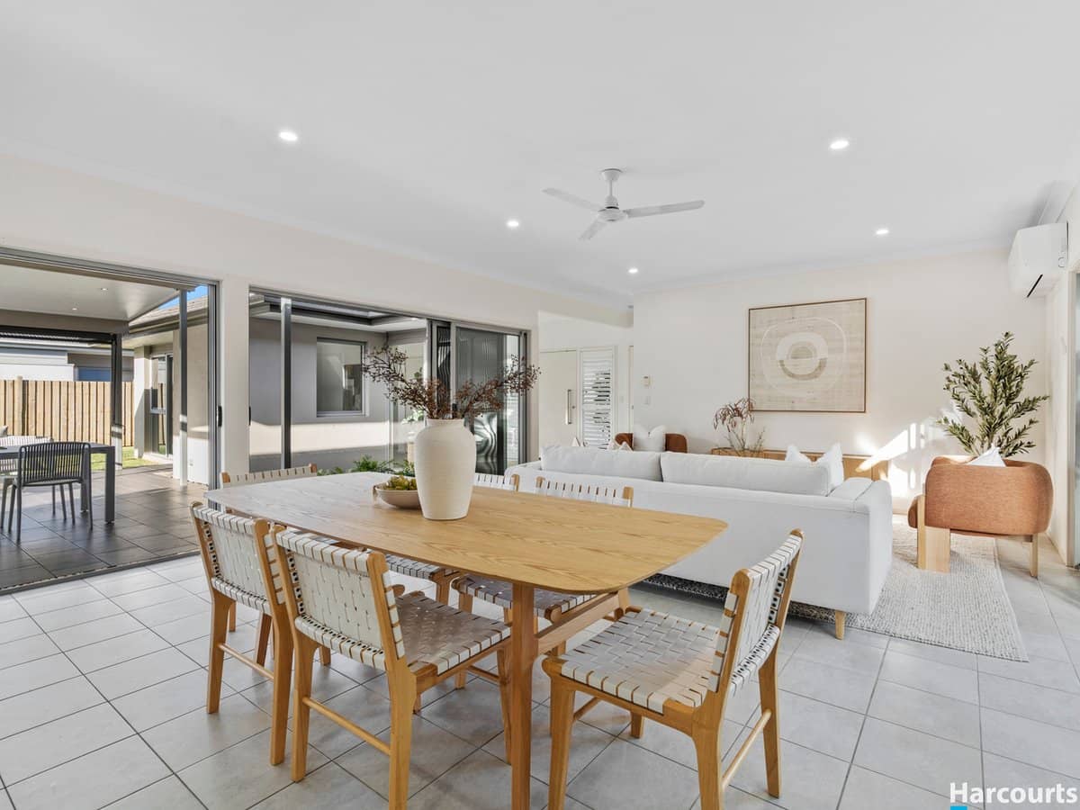 16 Watervale Parade, WAKERLEY - Thumbnail 5