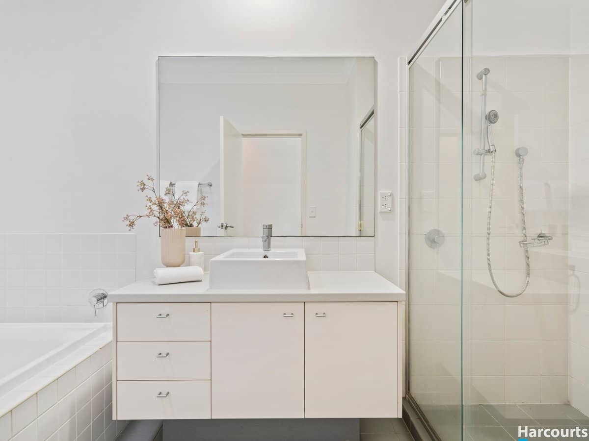 16 Watervale Parade, WAKERLEY - Thumbnail 14