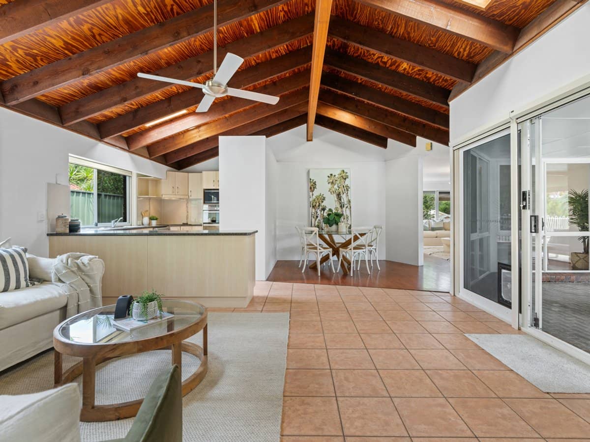 50 Laurel Oak Drive, ALGESTER - Thumbnail 1