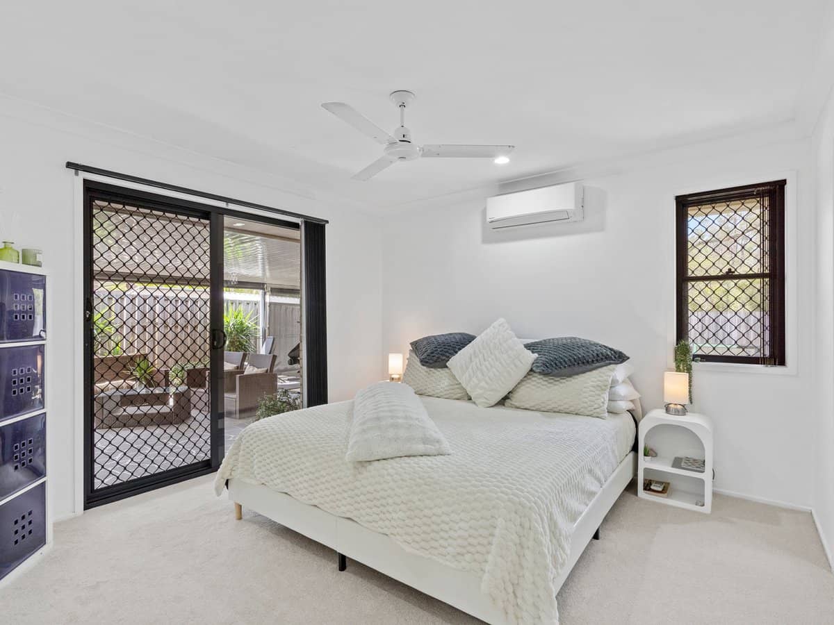 27 Weir Close, BERRINBA - Thumbnail 9