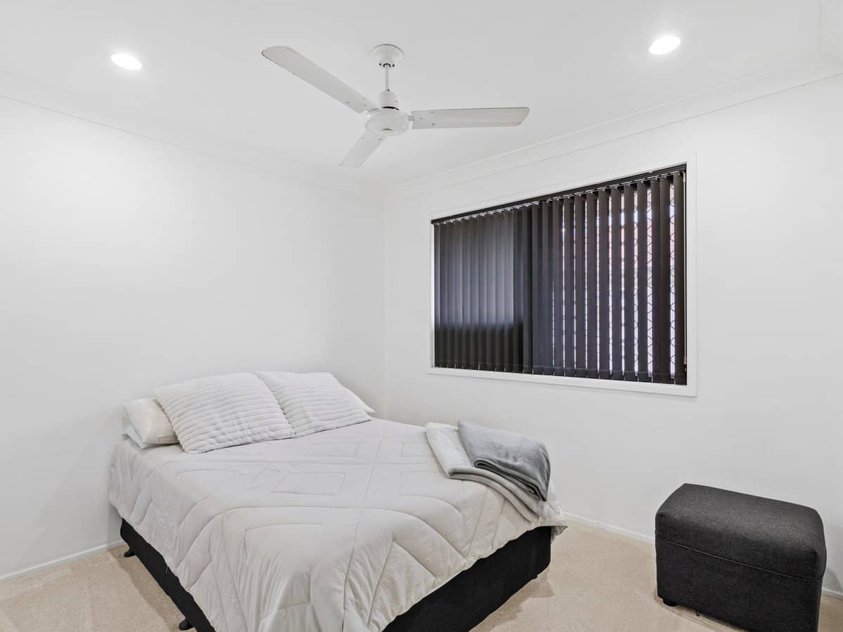 27 Weir Close, BERRINBA - Thumbnail 12