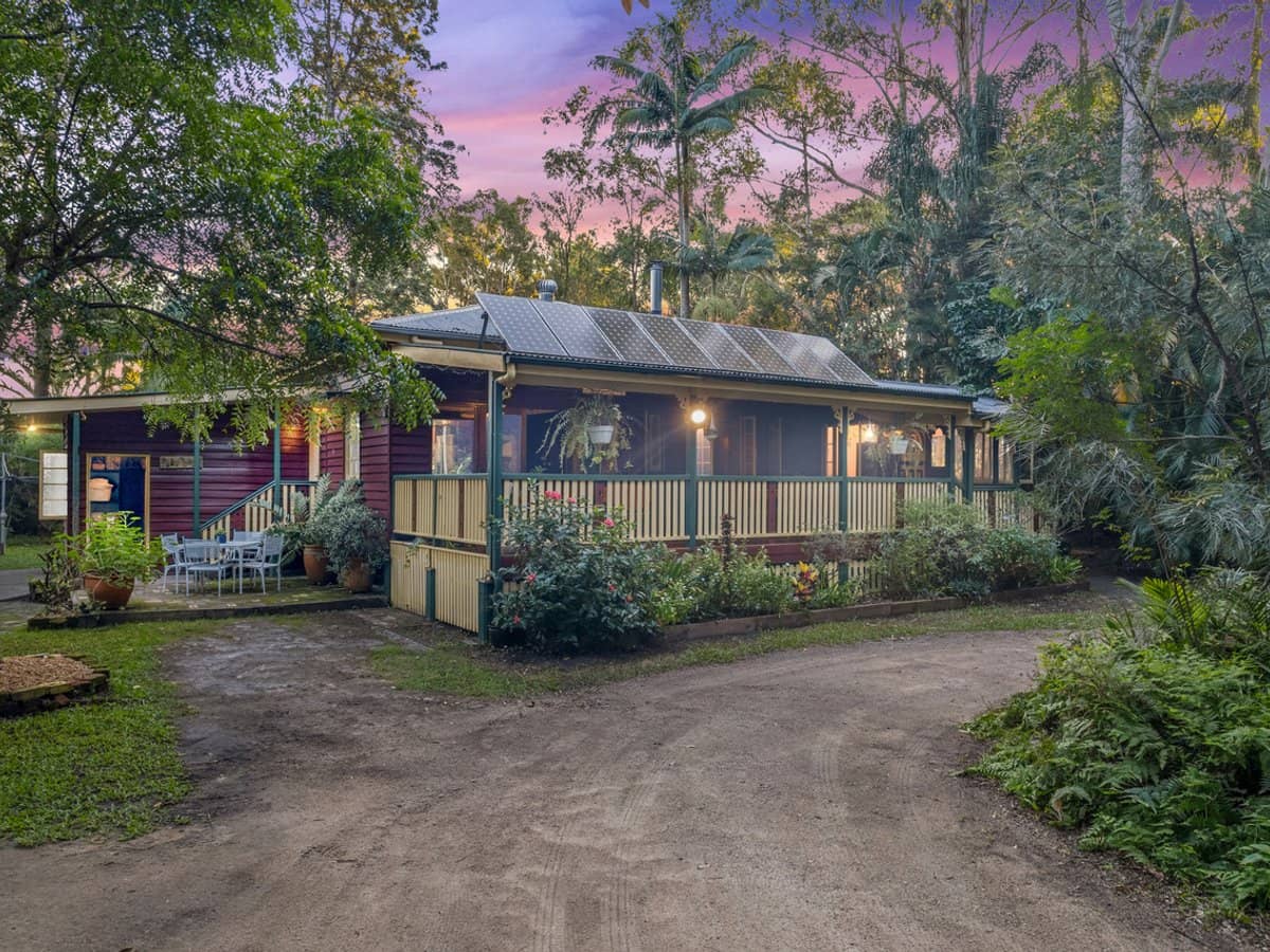 399 Pumicestone Road, CABOOLTURE - Thumbnail 1