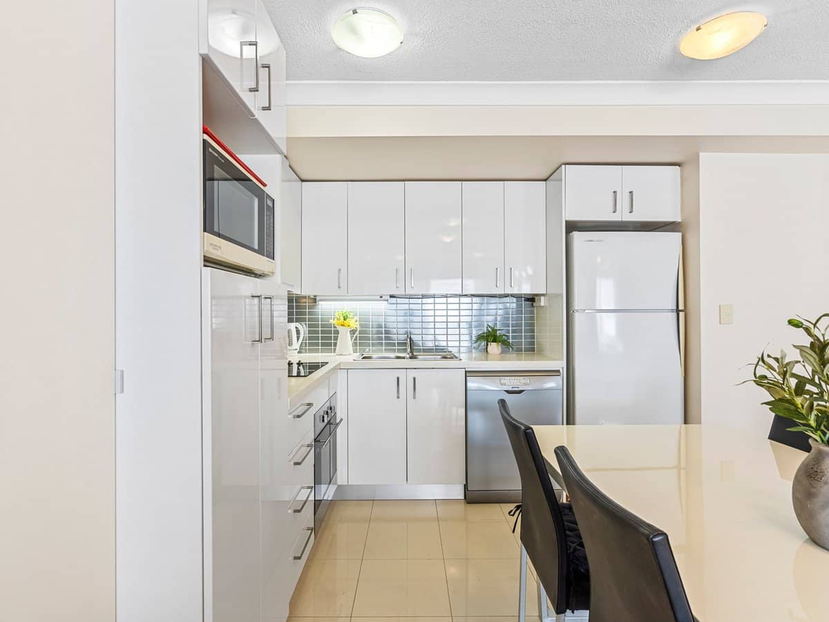 108 Nicholson Street, GREENSLOPES - Thumbnail 2