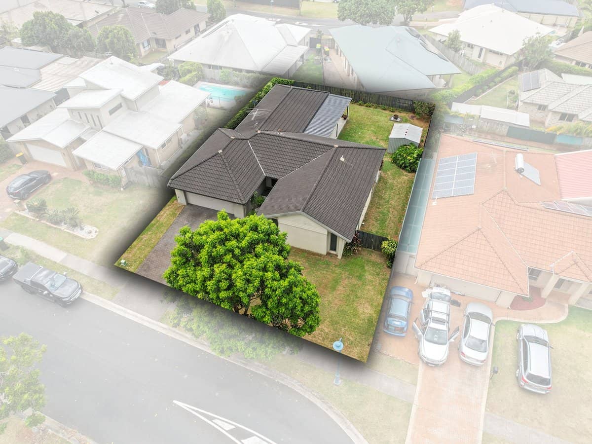 14 Willowleaf Circuit, UPPER CABOOLTURE - Thumbnail 2