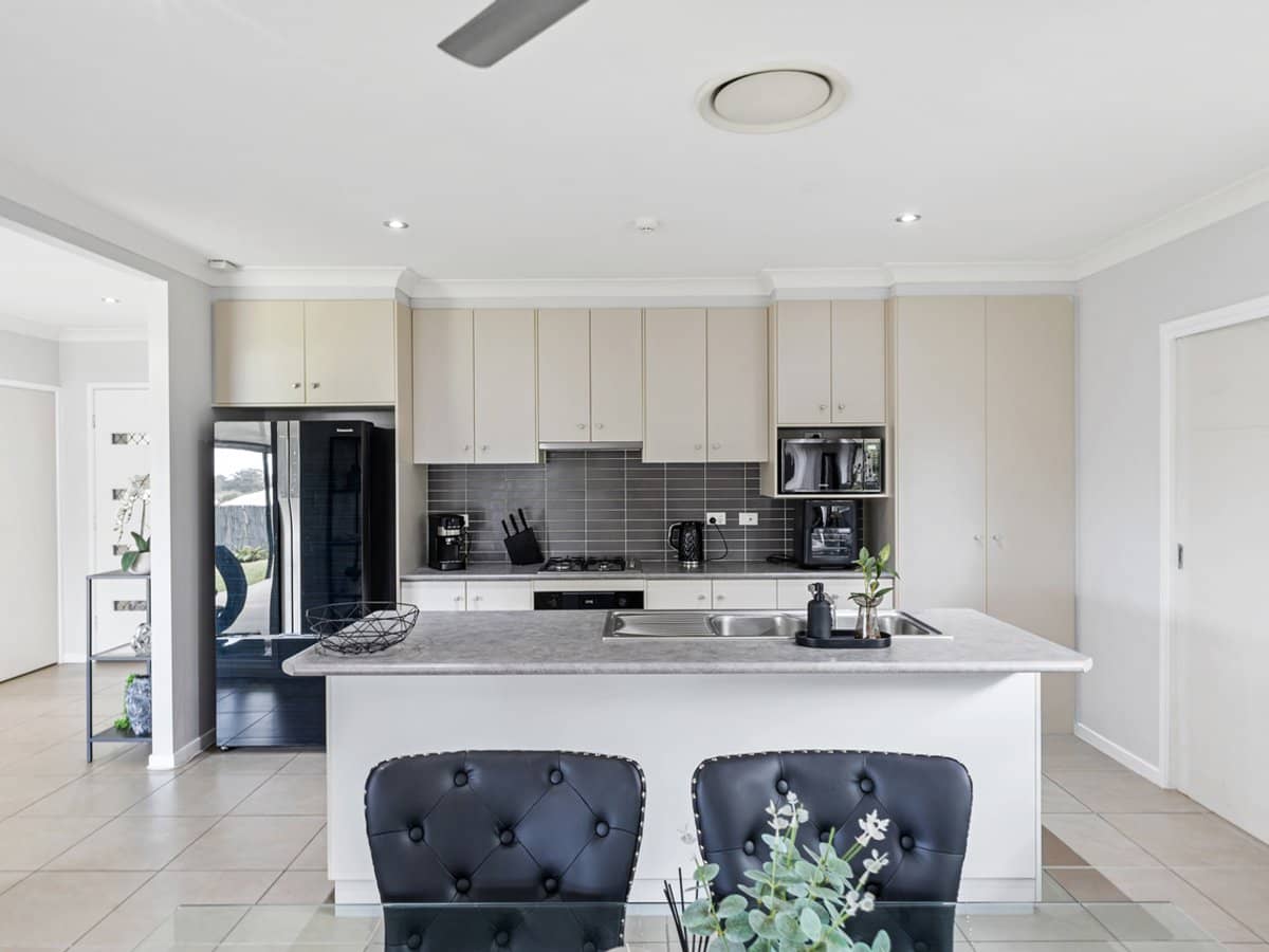 14 Willowleaf Circuit, UPPER CABOOLTURE - Thumbnail 6