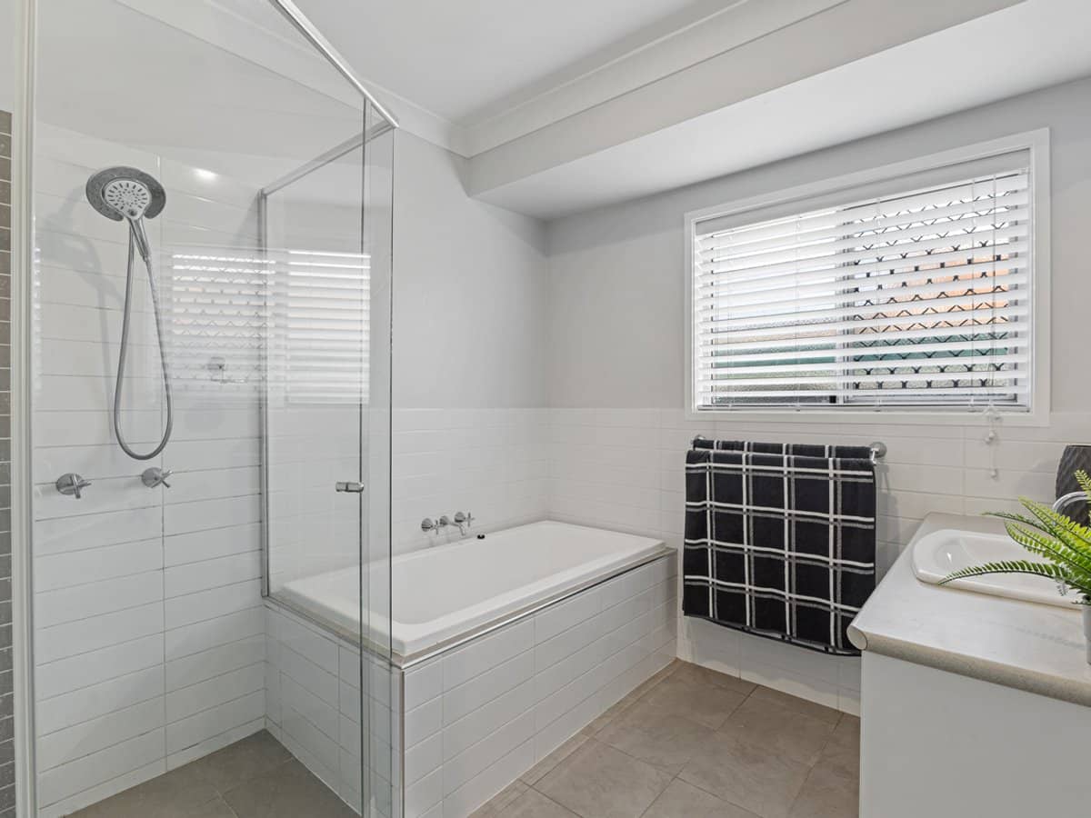 14 Willowleaf Circuit, UPPER CABOOLTURE - Thumbnail 17