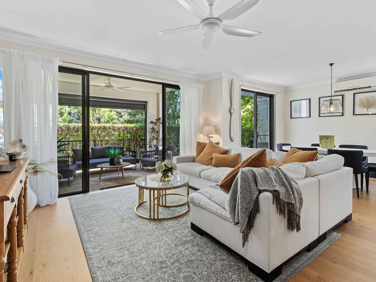 1094/1 The Cove Crescent, Carrara - Thumbnail 2