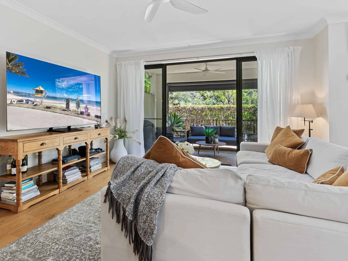 1094/1 The Cove Crescent, Carrara - Thumbnail 9