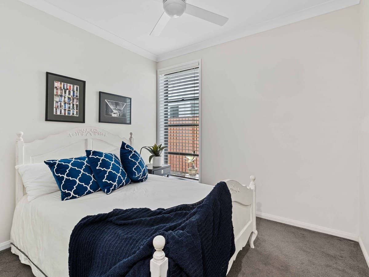 1094/1 The Cove Crescent, Carrara - Thumbnail 13