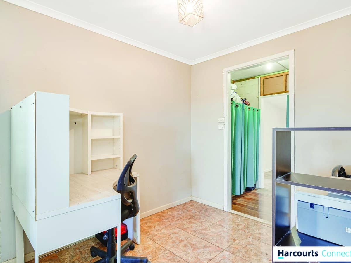 25 Grays Road, ROYSTON - Thumbnail 10