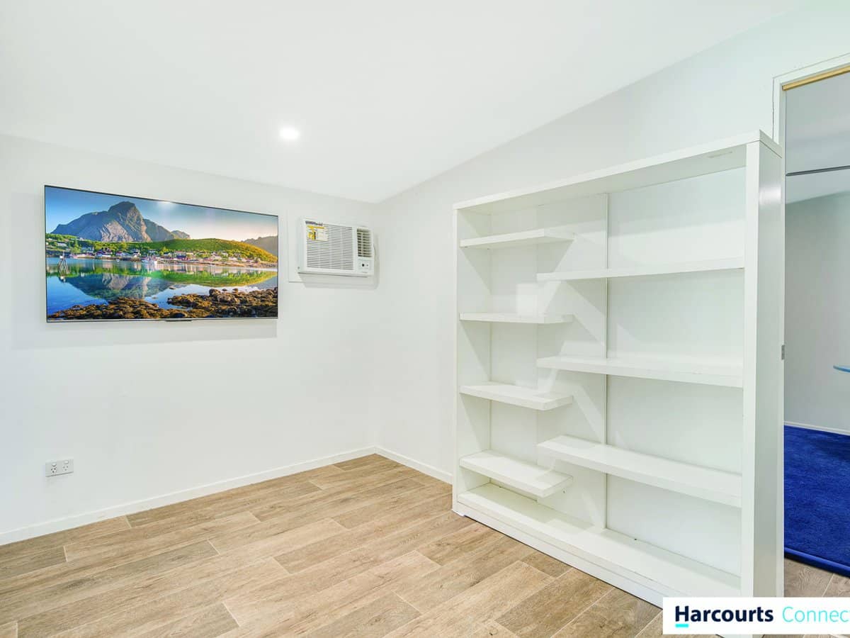 25 Grays Road, ROYSTON - Thumbnail 11