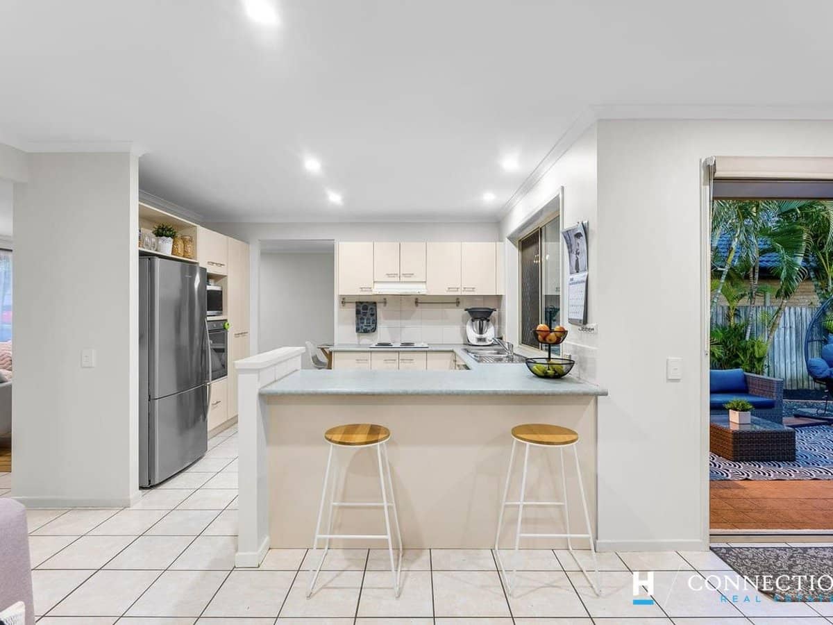 16 Beresford Circuit, BRACKEN RIDGE - Thumbnail 5