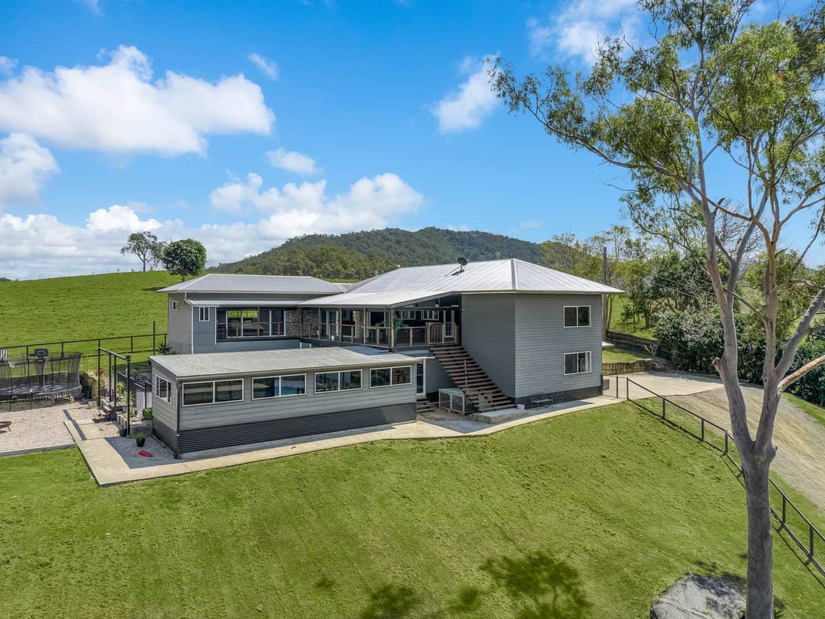 19 Grays Road, ROYSTON - Thumbnail 2