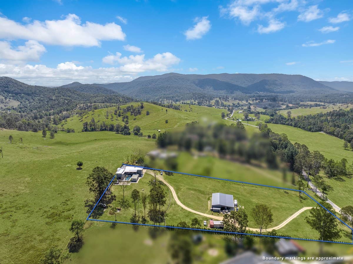 19 Grays Road, ROYSTON - Thumbnail 3