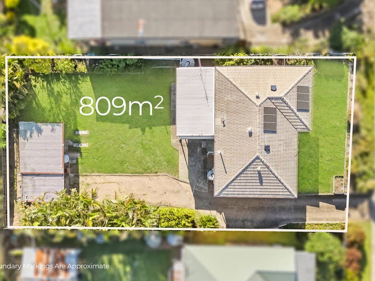 124 Sandy Camp Road, WYNNUM WEST - Thumbnail 2