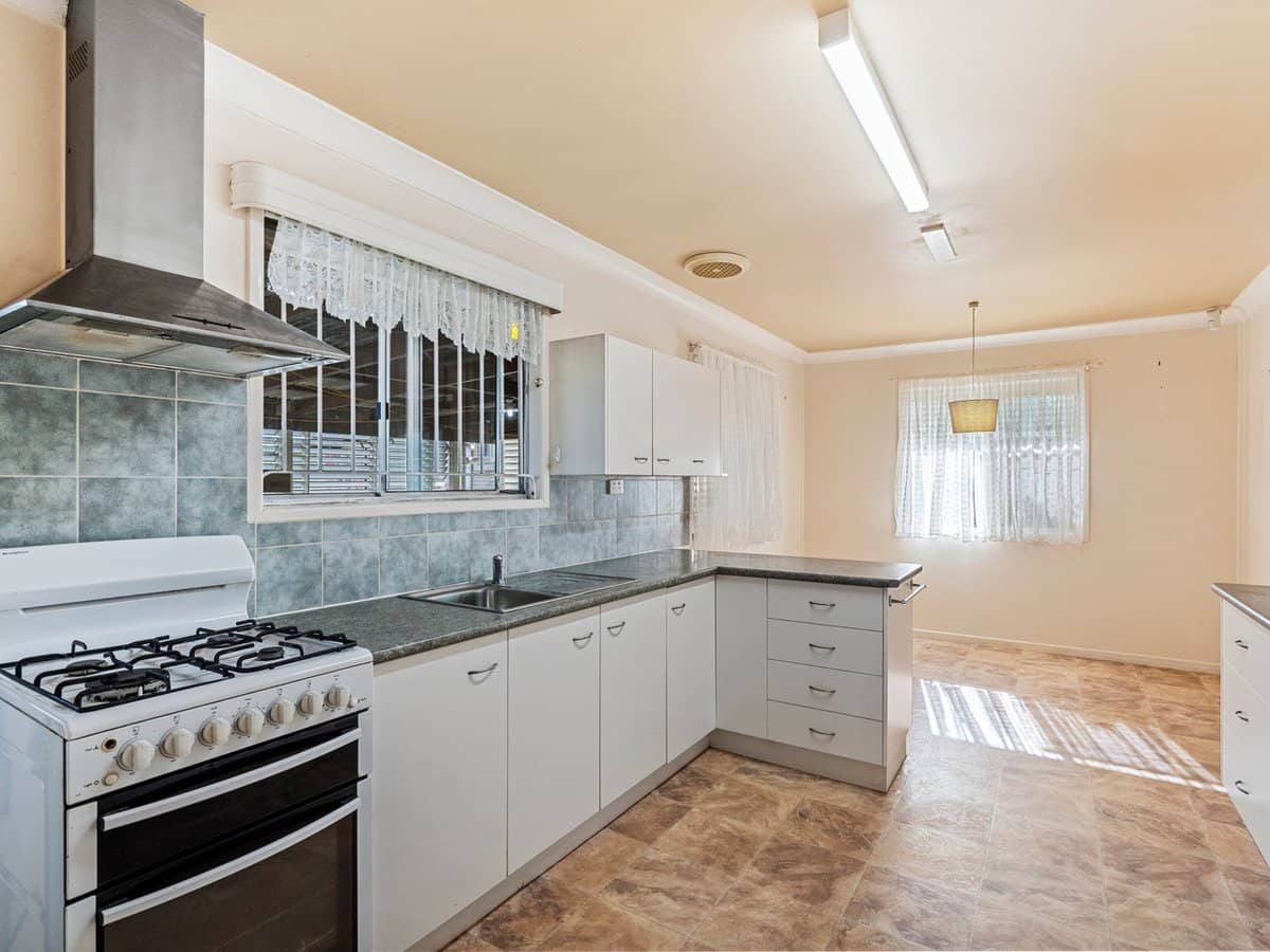 124 Sandy Camp Road, WYNNUM WEST - Thumbnail 8