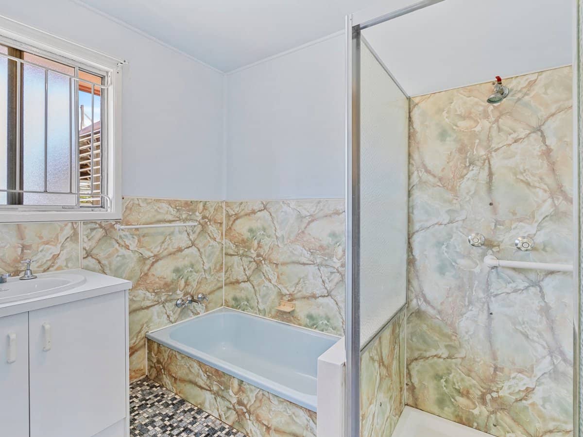 124 Sandy Camp Road, WYNNUM WEST - Thumbnail 14