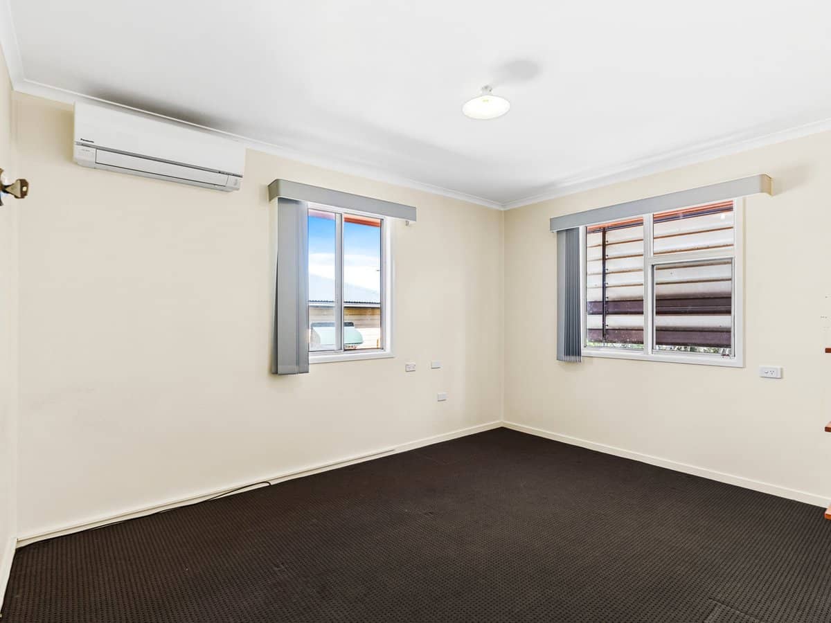 124 Sandy Camp Road, WYNNUM WEST - Thumbnail 16