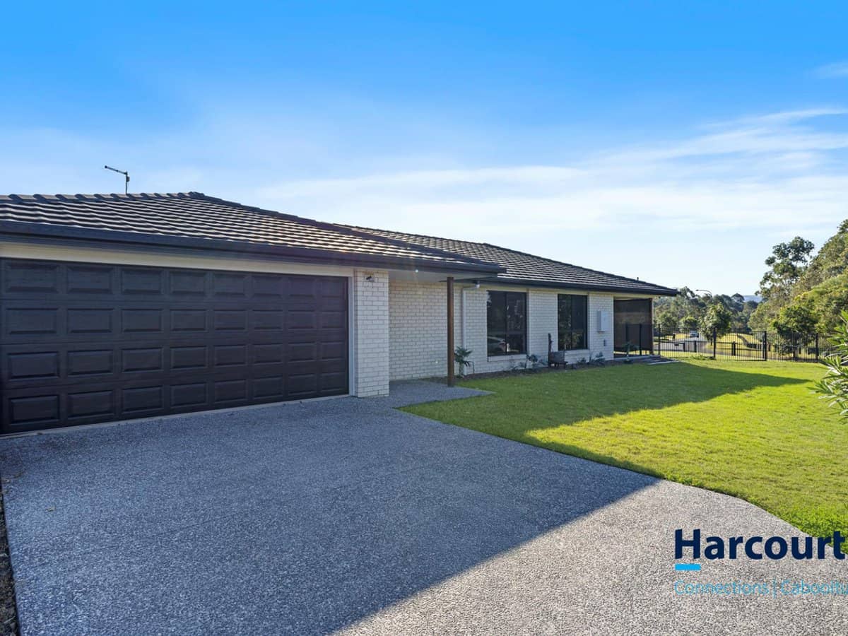 1 Farrow Close, WOODFORD - Thumbnail 4