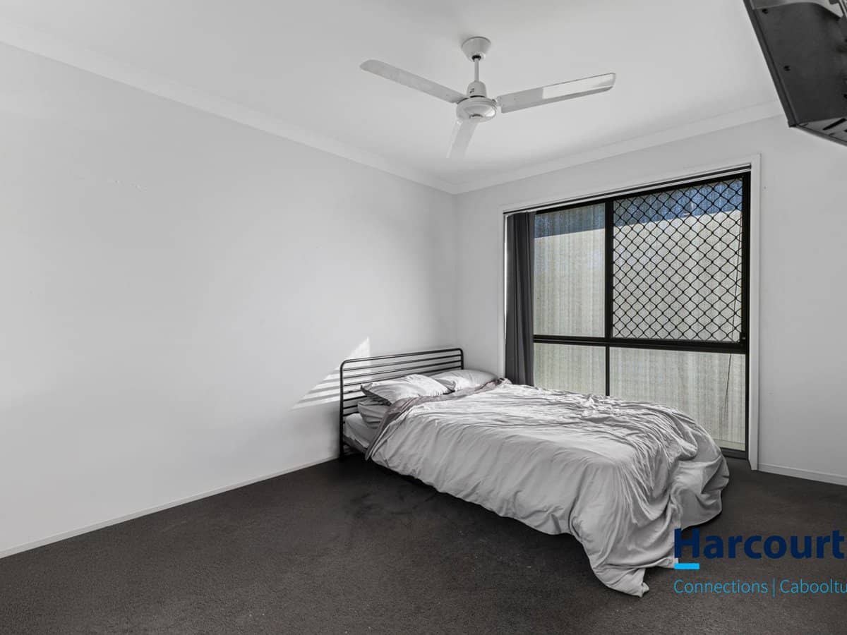 1 Farrow Close, WOODFORD - Thumbnail 10