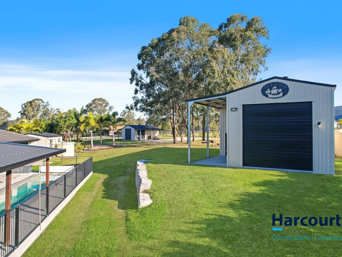 1 Farrow Close, WOODFORD - Thumbnail 16