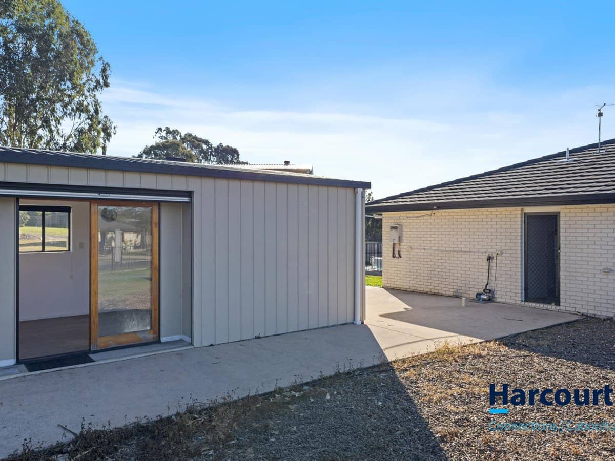 1 Farrow Close, WOODFORD - Thumbnail 19