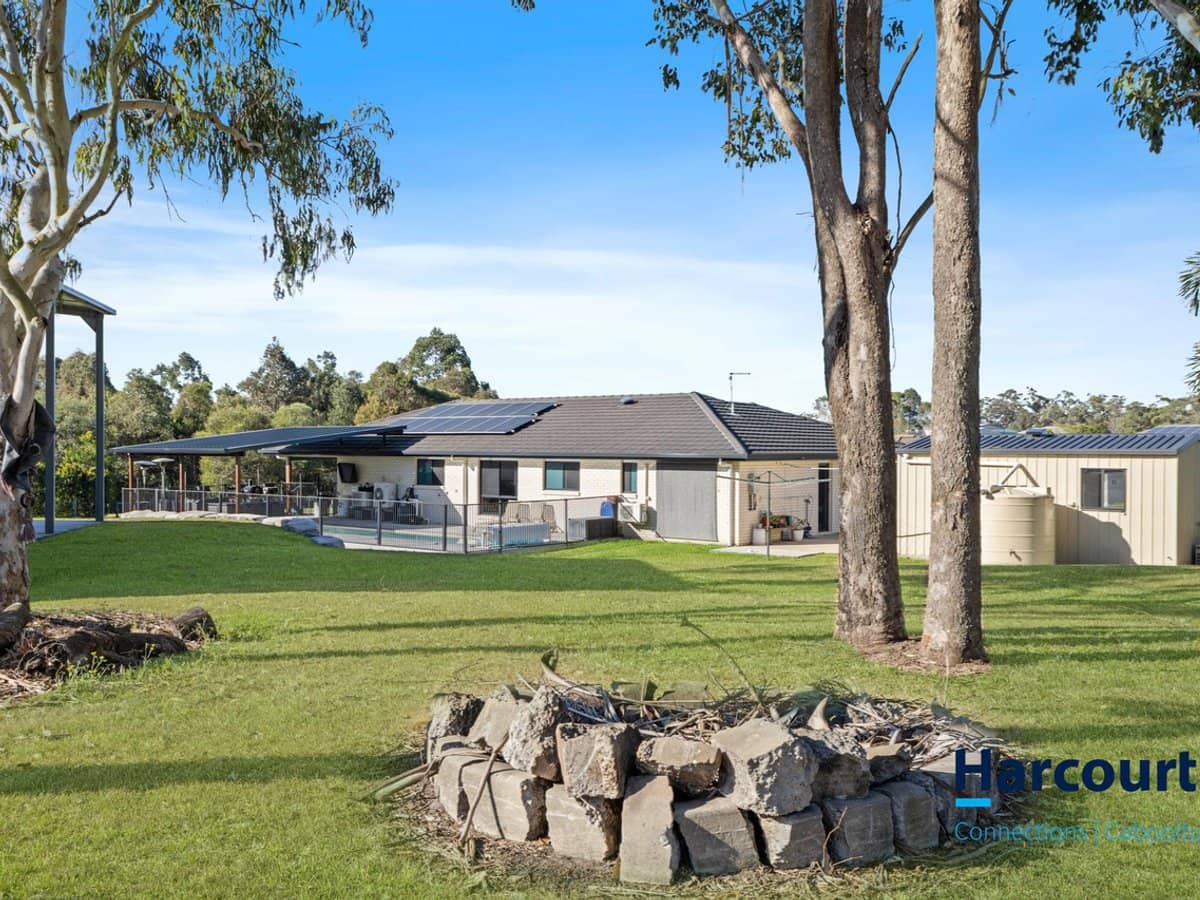 1 Farrow Close, WOODFORD - Thumbnail 22