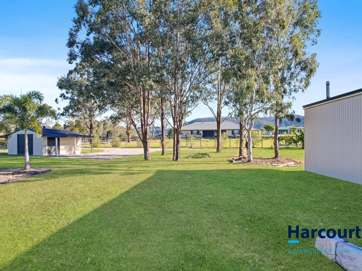 1 Farrow Close, WOODFORD - Thumbnail 23