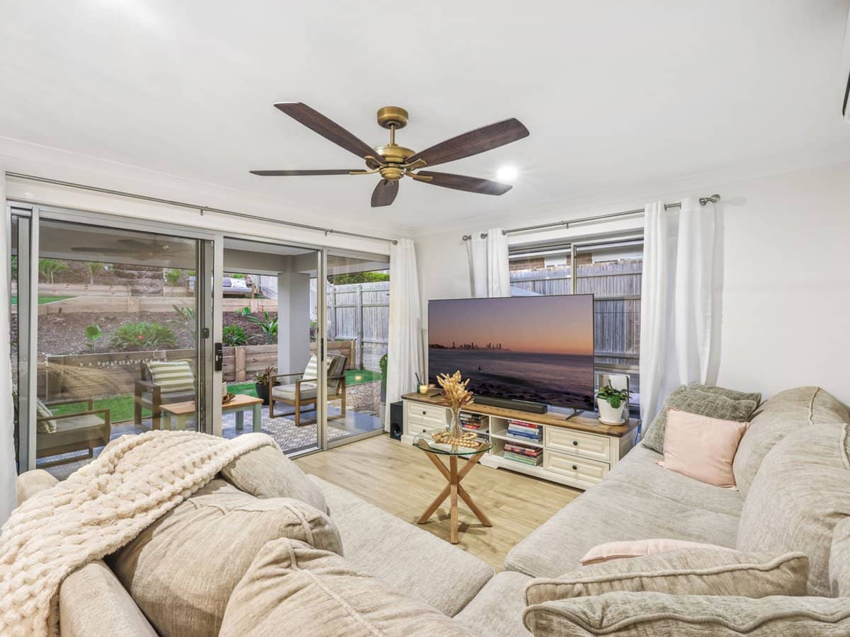 10 Meander Court, ORMEAU HILLS - Thumbnail 4