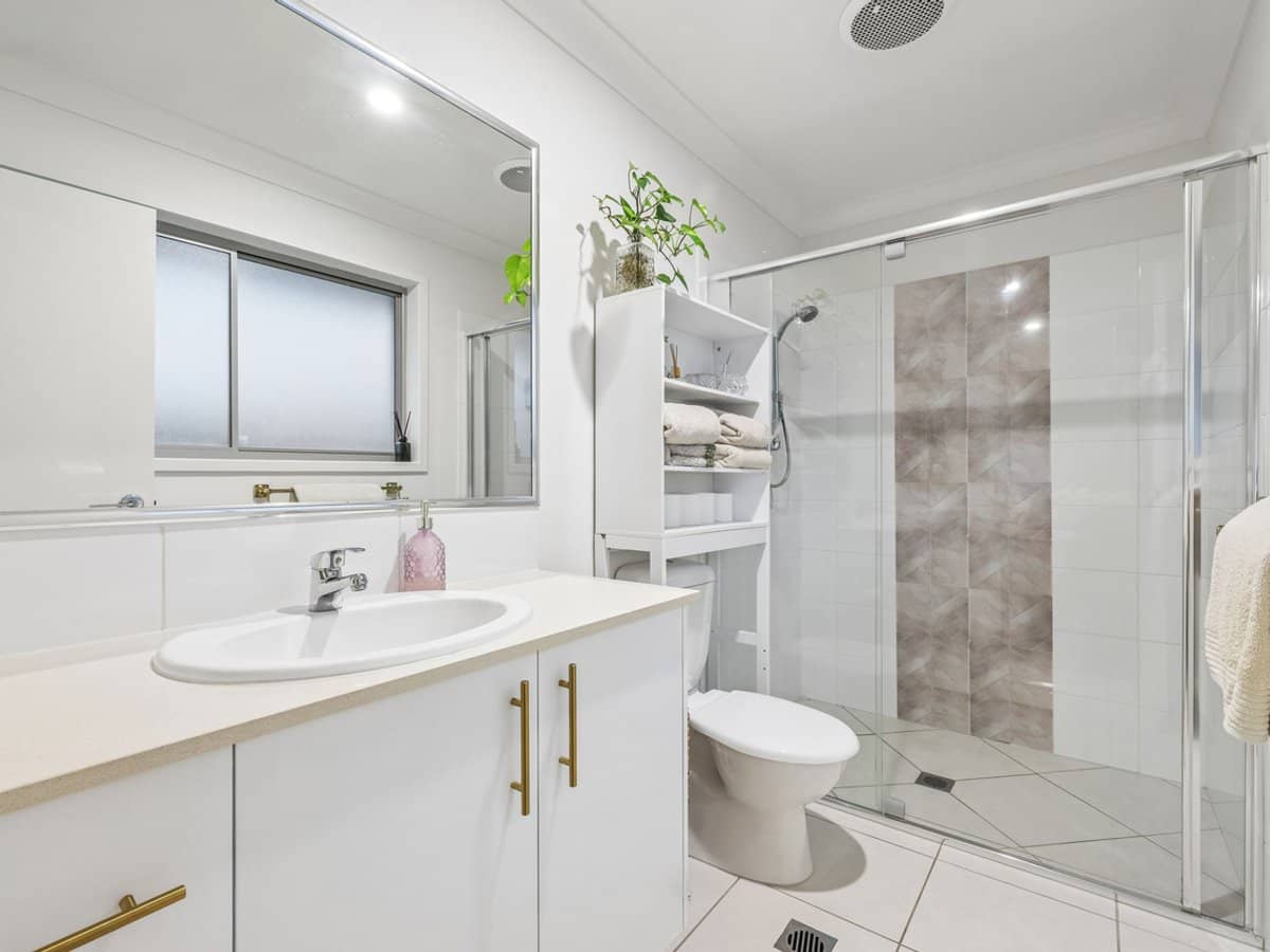 10 Meander Court, ORMEAU HILLS - Thumbnail 15