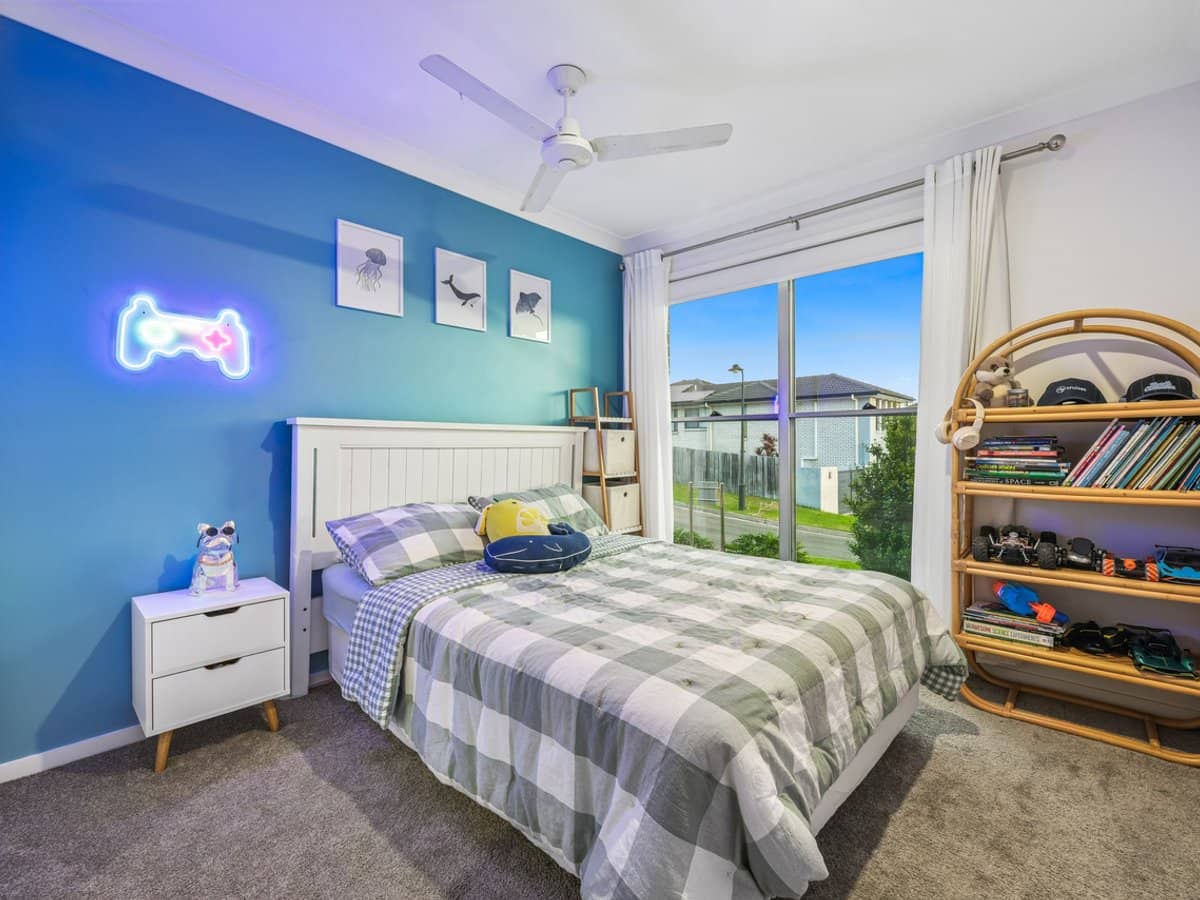 10 Meander Court, ORMEAU HILLS - Thumbnail 16