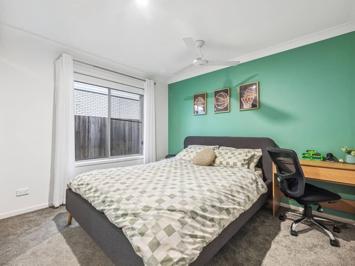 10 Meander Court, ORMEAU HILLS - Thumbnail 18