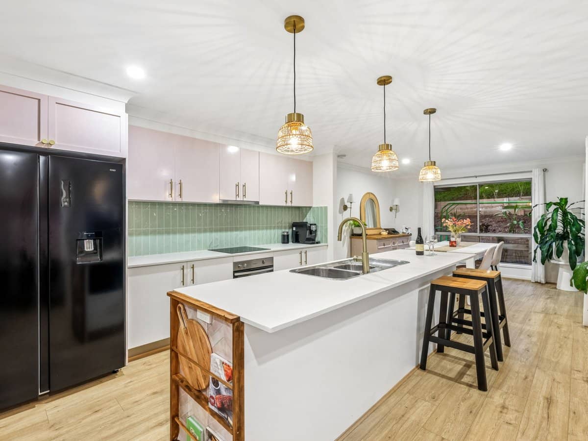 10 Meander Court, ORMEAU HILLS - Thumbnail 20