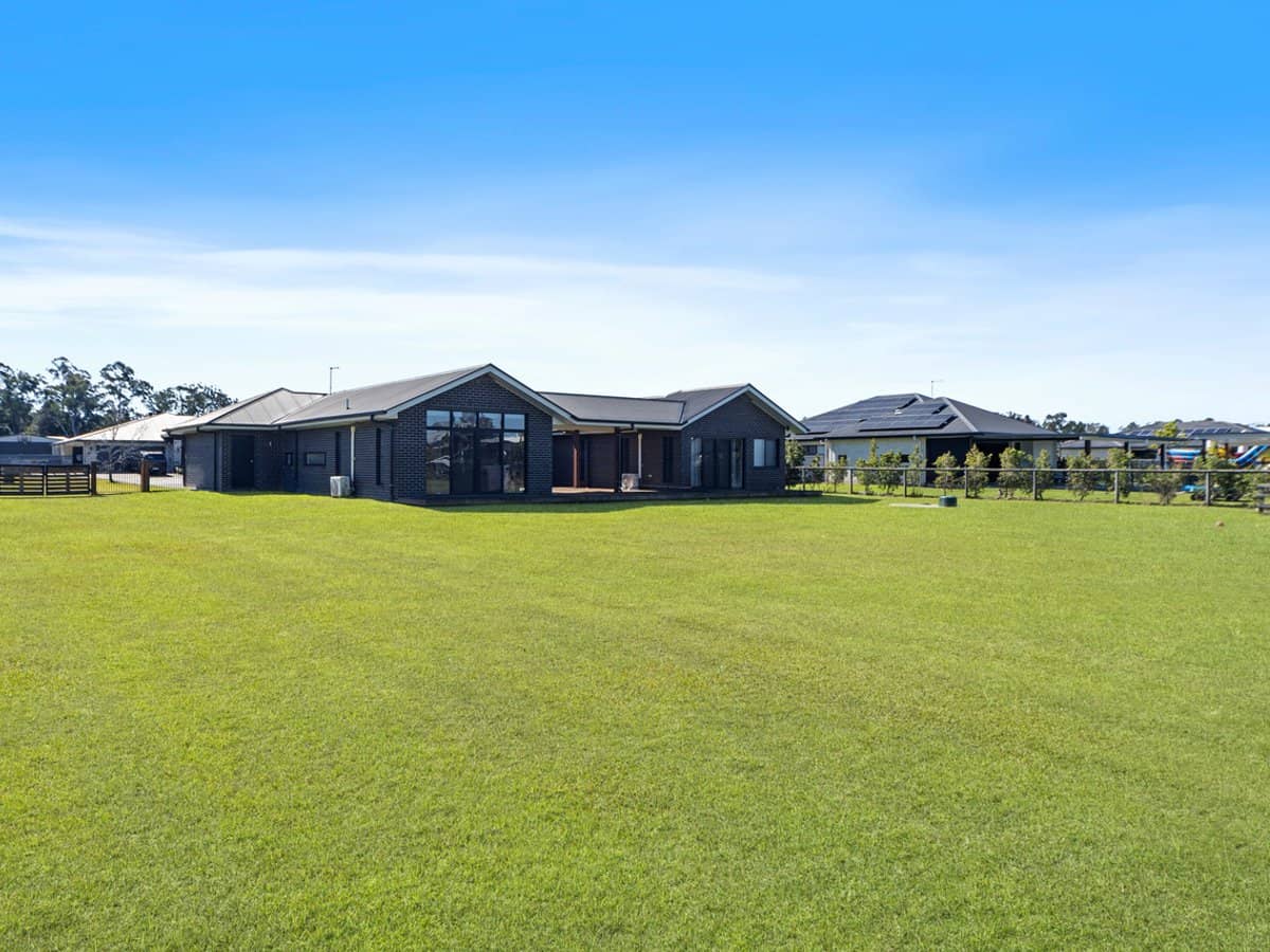 109 Elena Court, ELIMBAH - Thumbnail 23