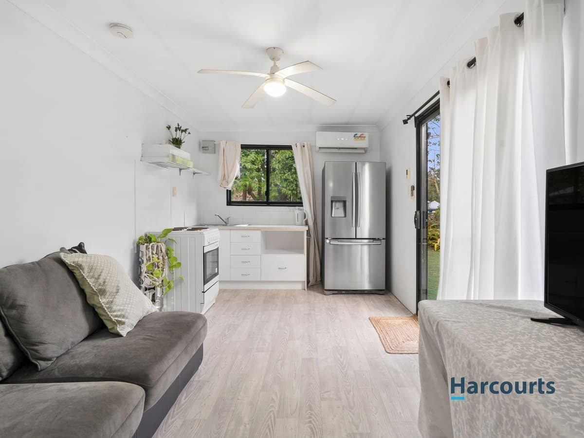 42 Parkview Road, GLASS HOUSE MOUNTAINS - Thumbnail 15