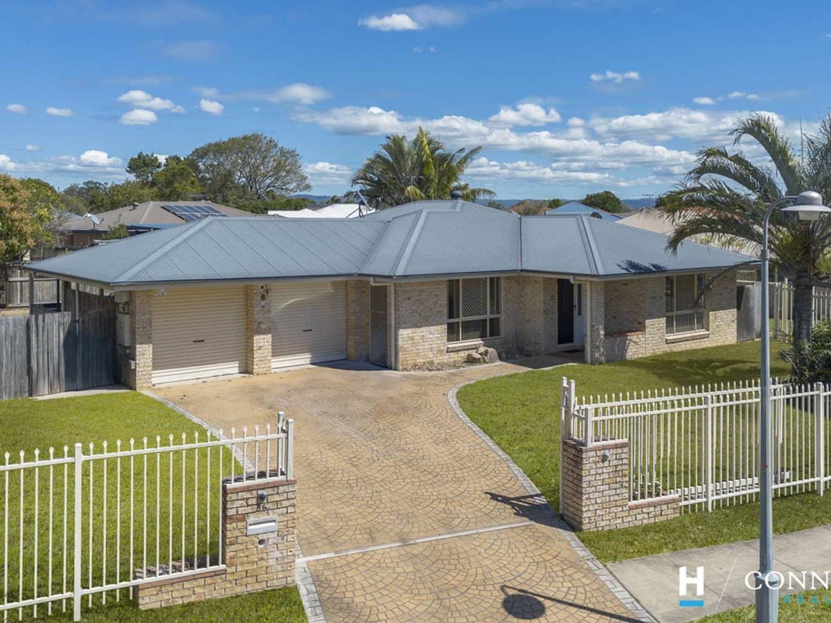 15-17 Wimbledon Drive, MORAYFIELD - Thumbnail 1