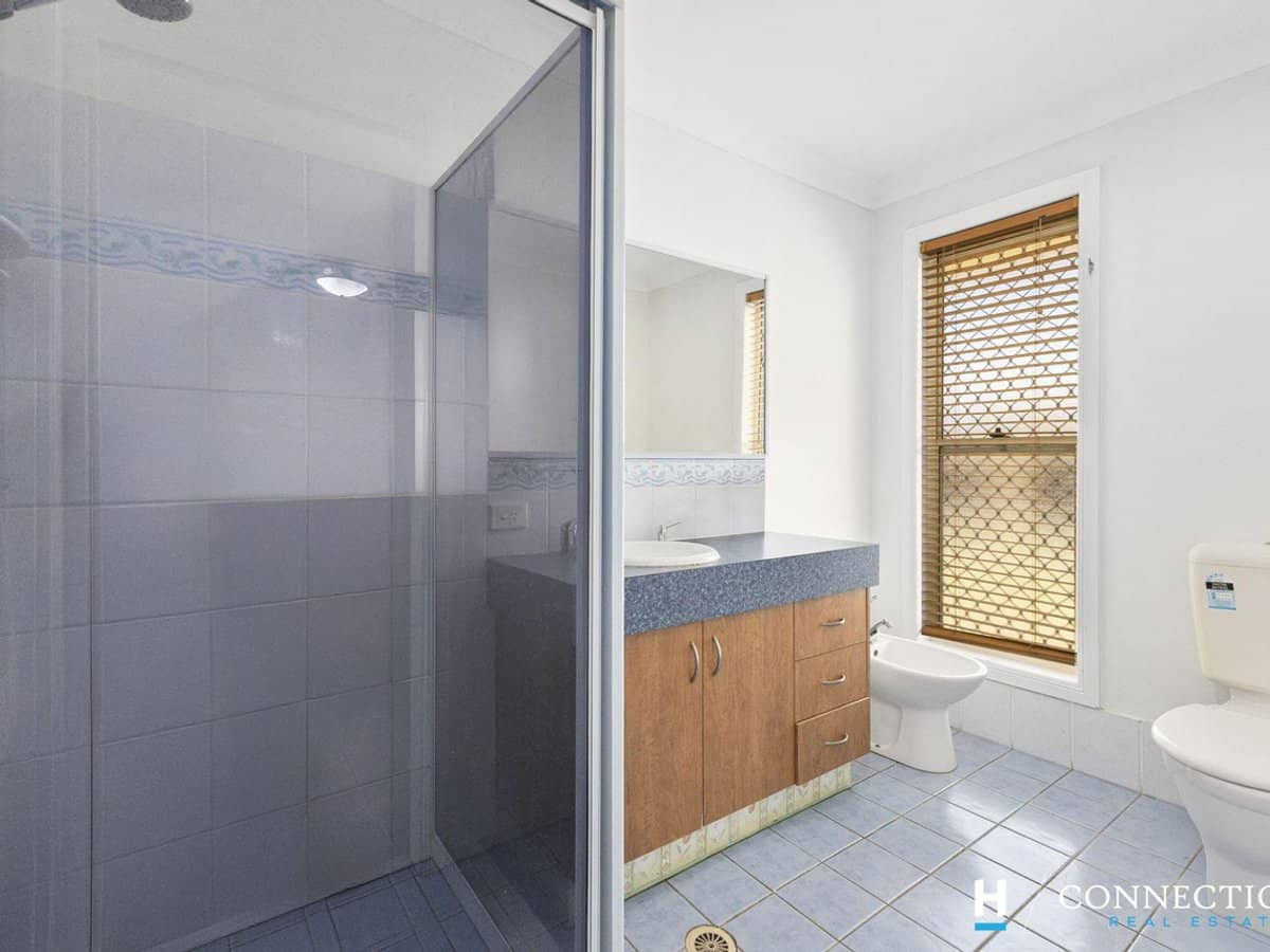 15-17 Wimbledon Drive, MORAYFIELD - Thumbnail 12