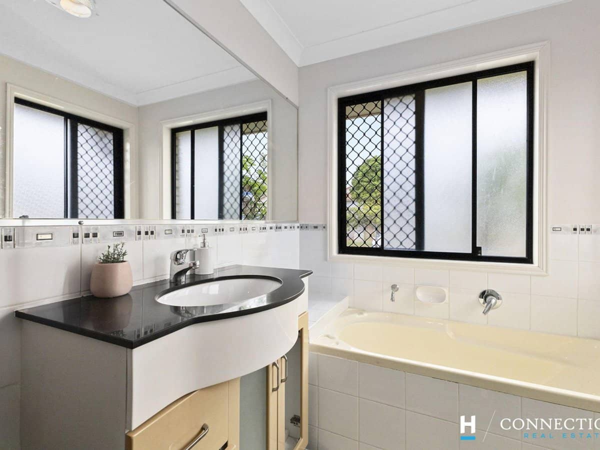 4 Brigalow Court, MORAYFIELD - Thumbnail 11