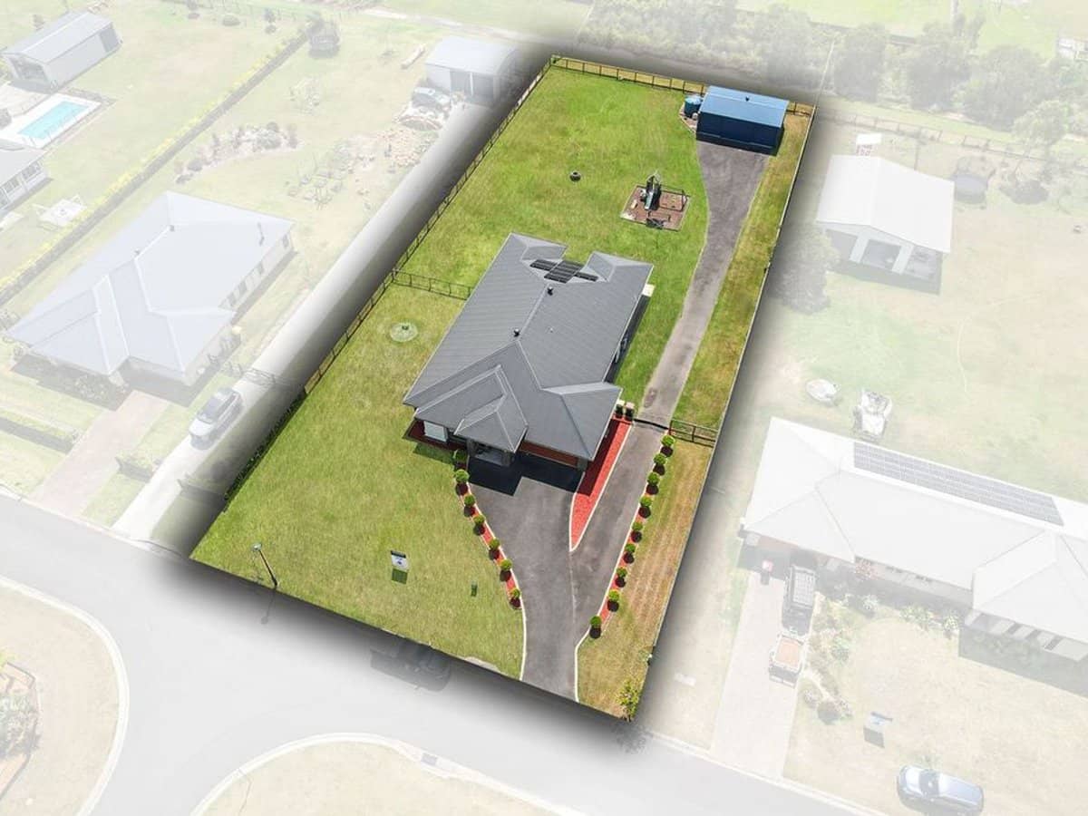 88 Elena Court, ELIMBAH - Thumbnail 2