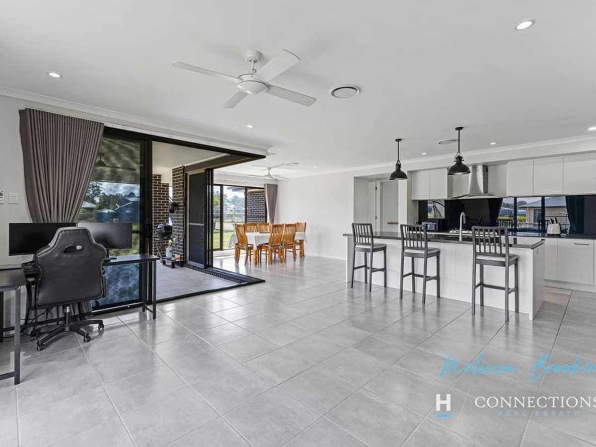 88 Elena Court, ELIMBAH - Thumbnail 7