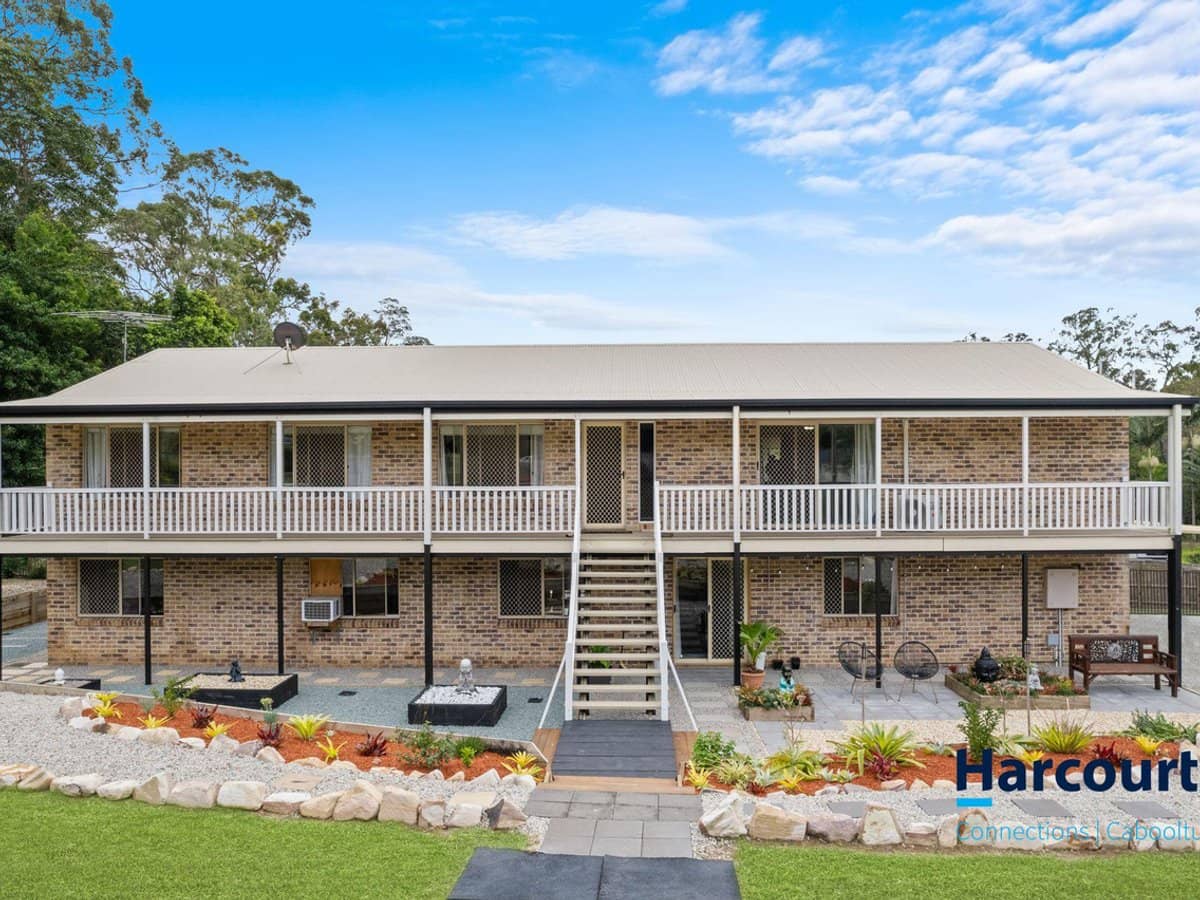 82 Madeline Drive, MORAYFIELD - Thumbnail 1