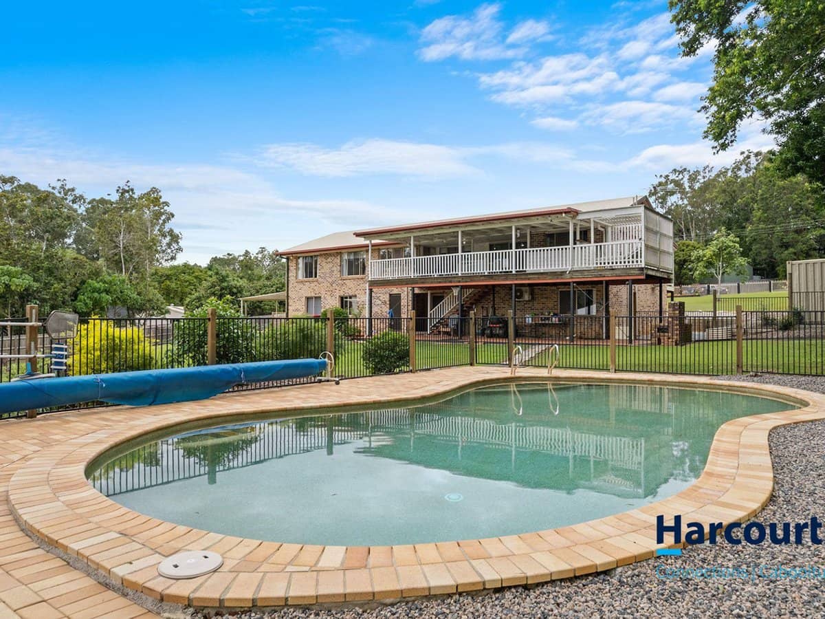 82 Madeline Drive, MORAYFIELD - Thumbnail 4