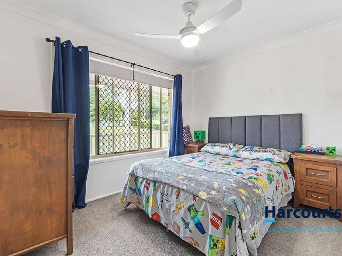 82 Madeline Drive, MORAYFIELD - Thumbnail 15