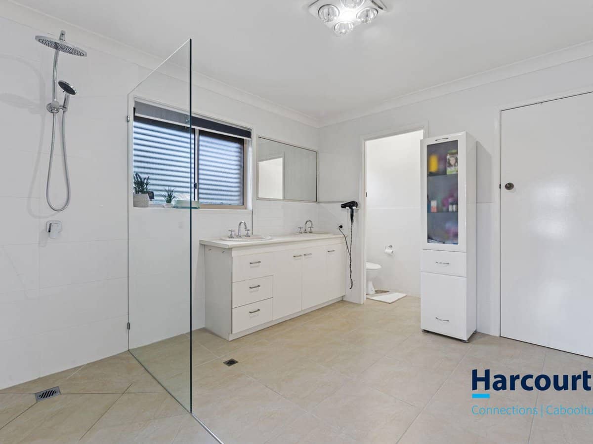 82 Madeline Drive, MORAYFIELD - Thumbnail 19