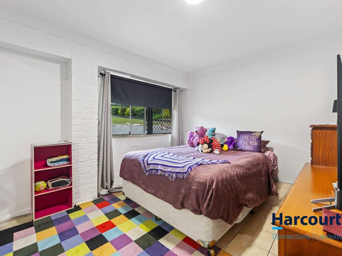 82 Madeline Drive, MORAYFIELD - Thumbnail 33