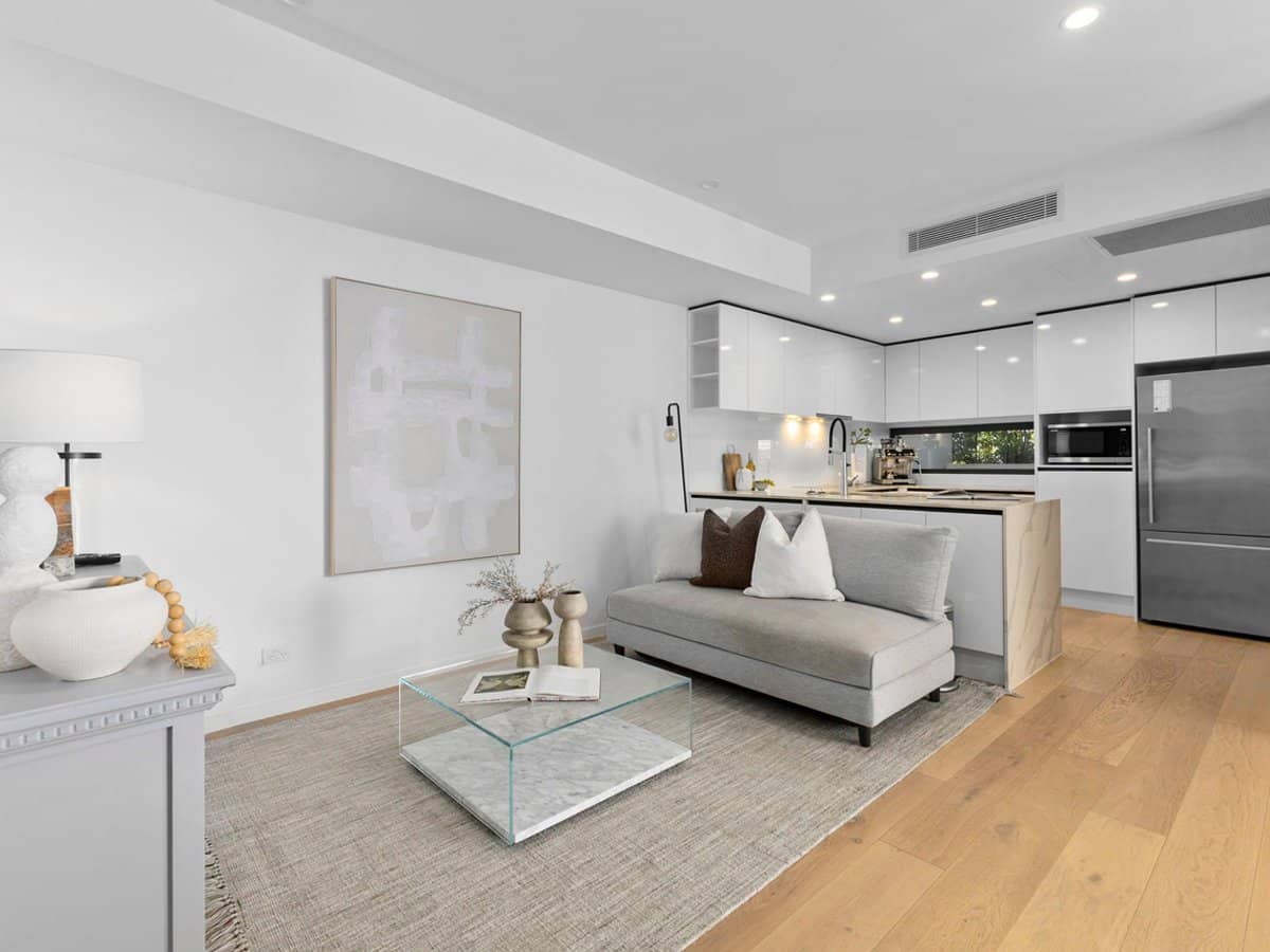 69 Kittyhawk Drive, CHERMSIDE - Thumbnail 3