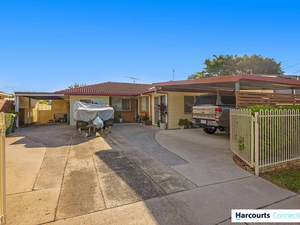 36 Smiths Road, CABOOLTURE - Thumbnail 2