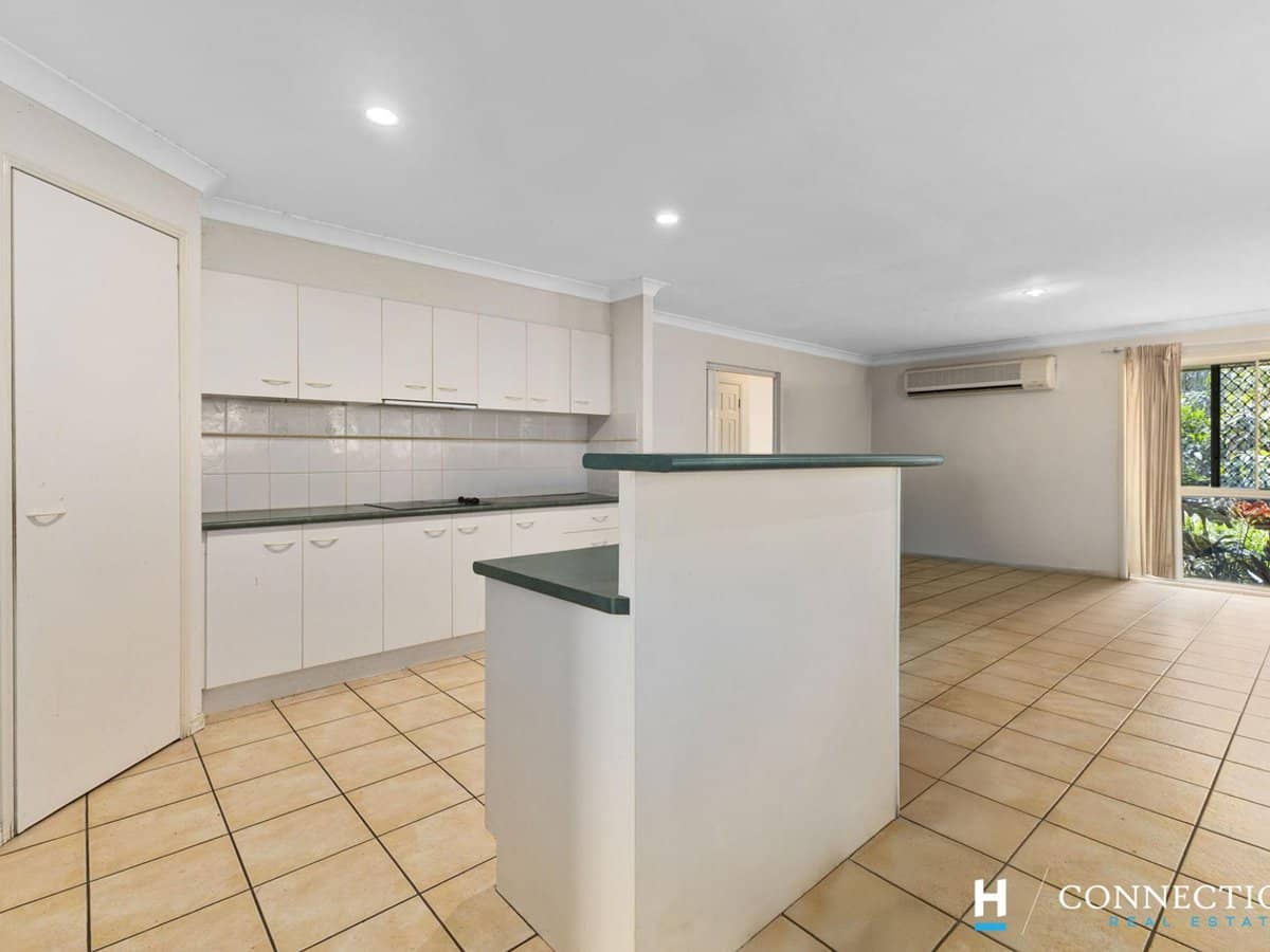 6 Kristina Close, BRACKEN RIDGE - Thumbnail 3